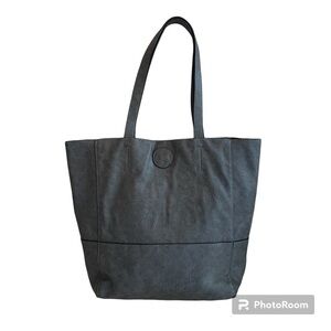 Women’s neutral gray vegan leather shoulder tote bag